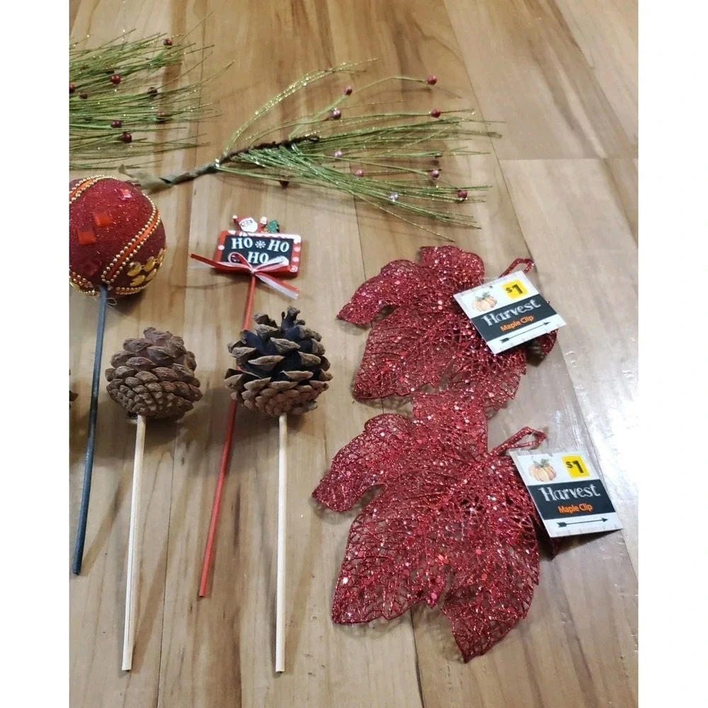 Lot Of Christmas Floral Picks‎ Pinecones Maple Clips Lot Of 18